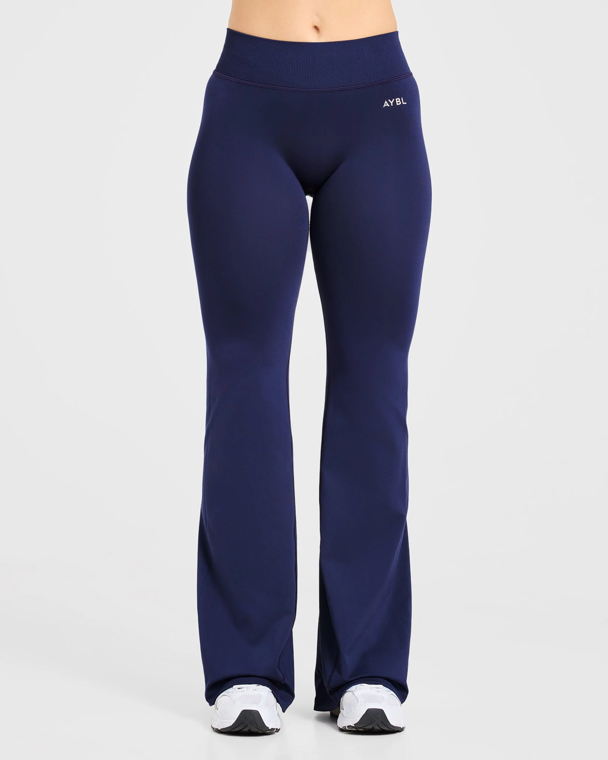 Adapt Seamless Flared Leggings - Deep Navy - Image 2