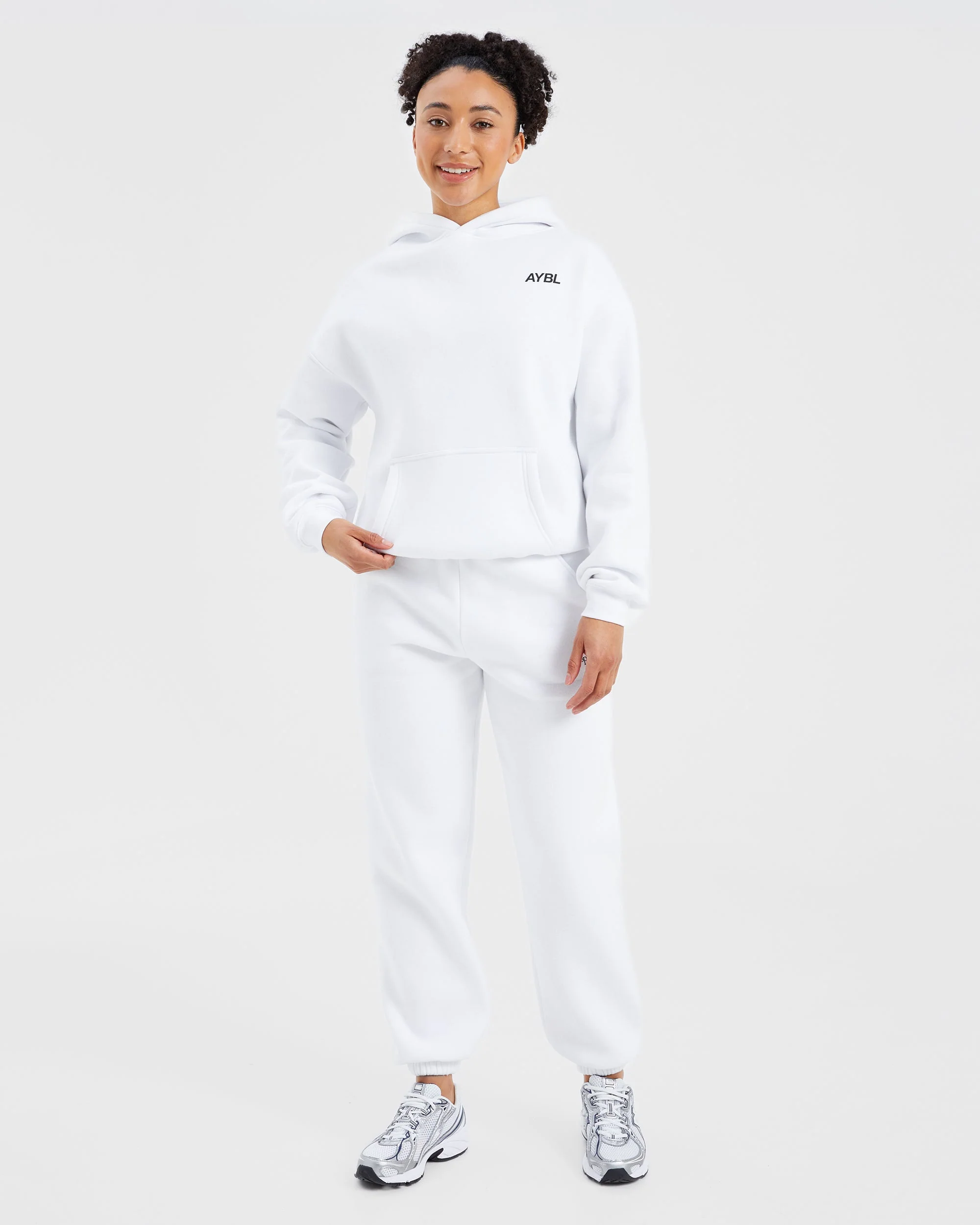 AYBL Sports Club Oversized Joggers - Blanc - Image 3