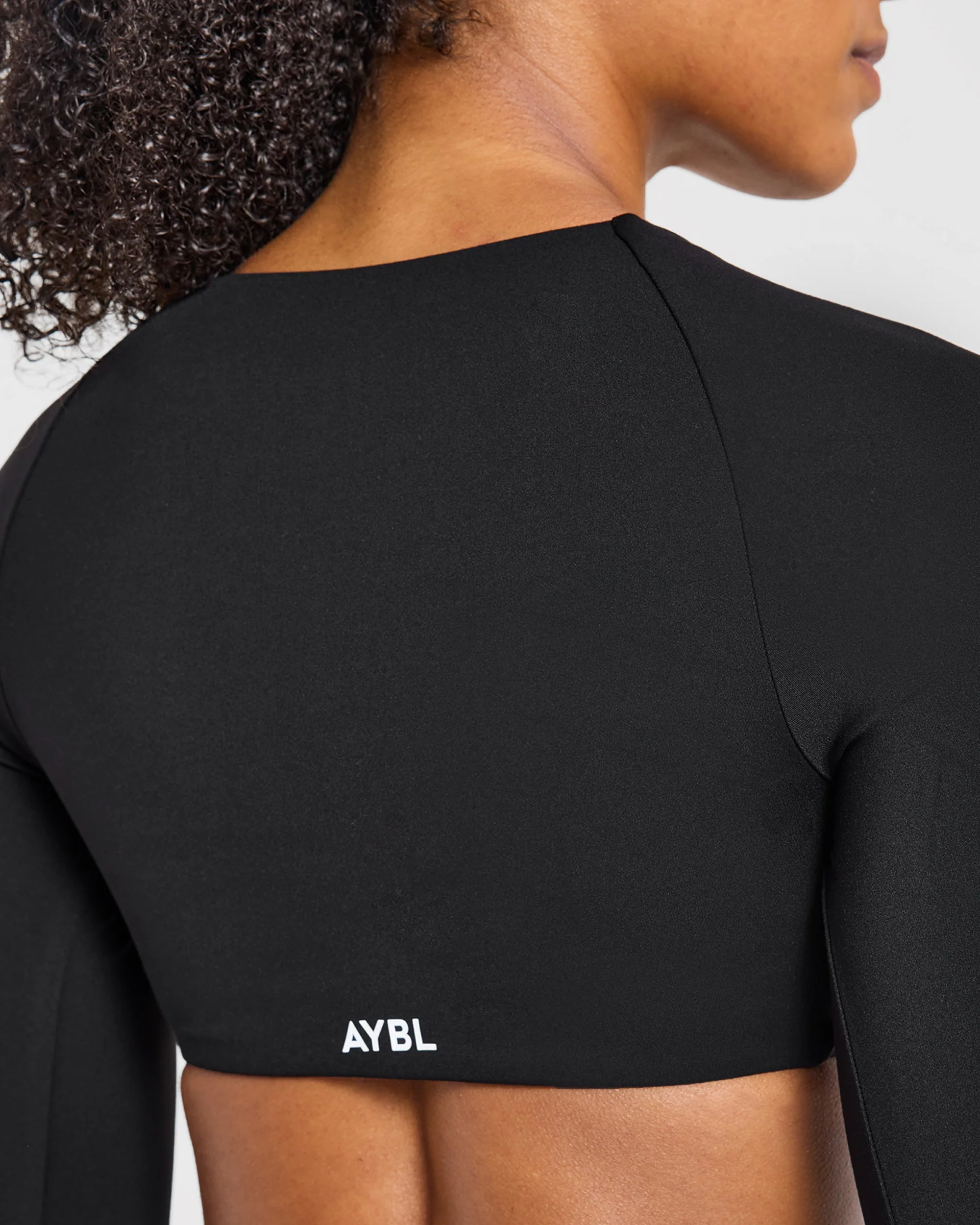 Engage Long Sleeve Crop Top - Noir - Image 6