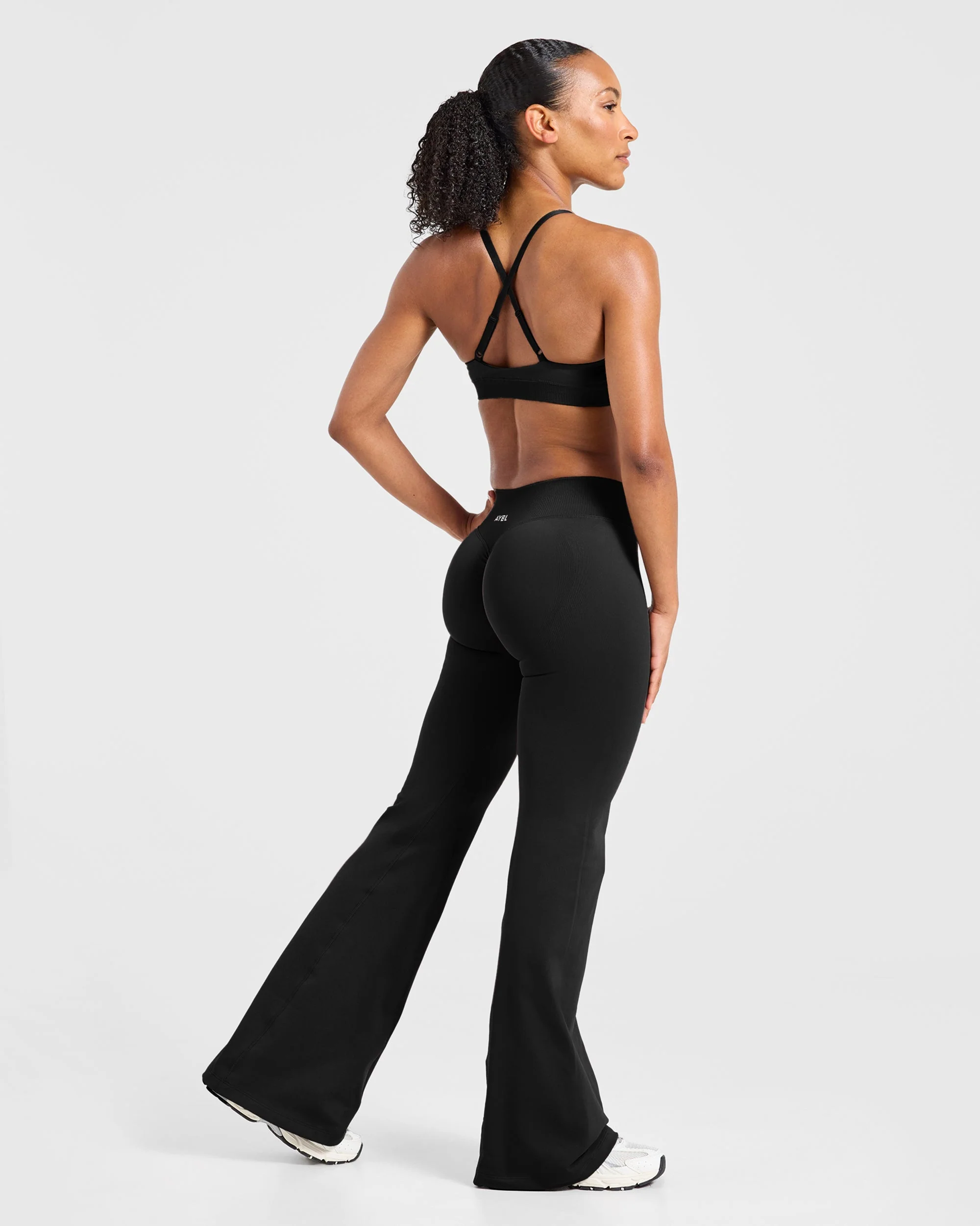 Enhance Seamless Flared Leggings - Noir - Image 4