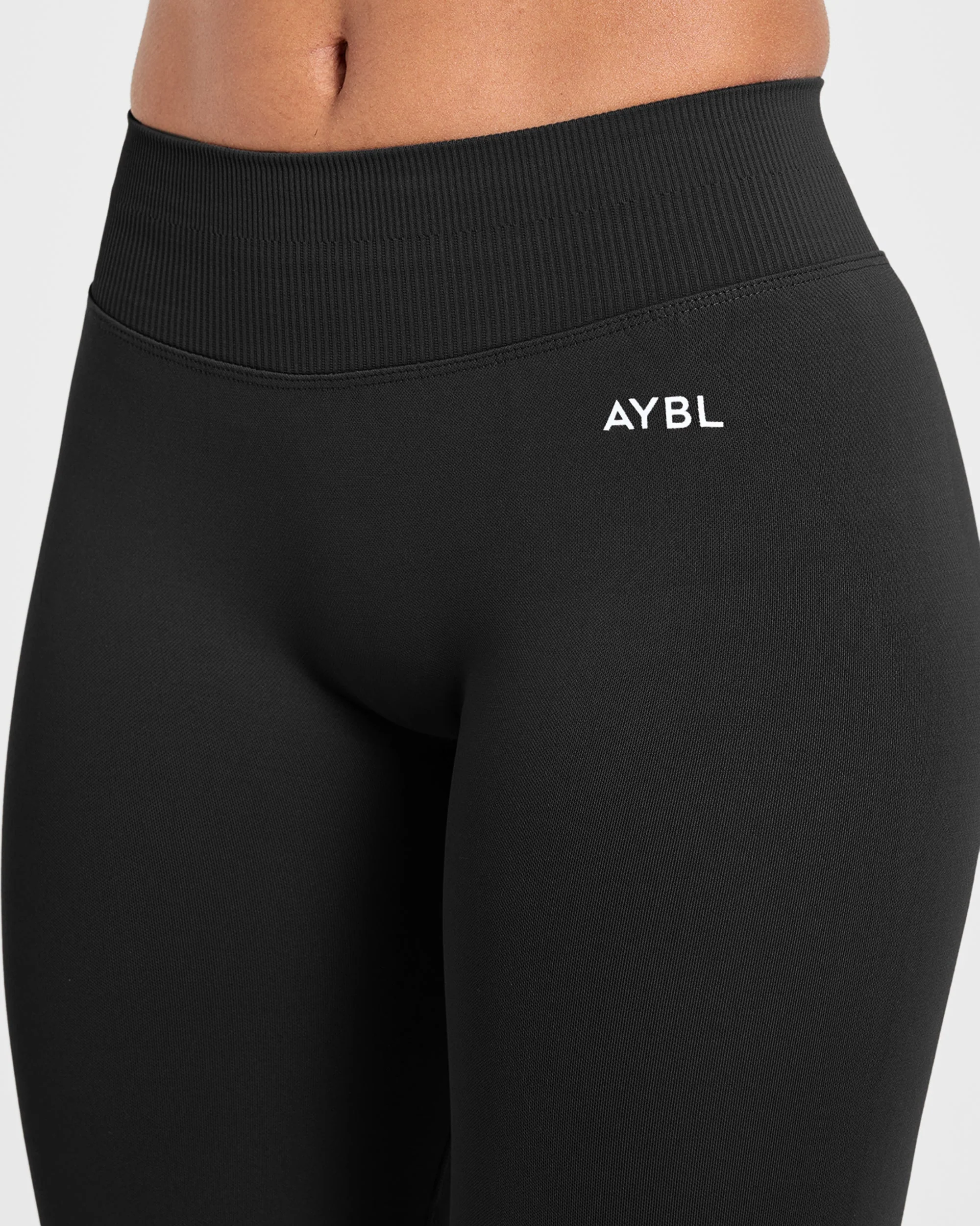 Enhance Seamless Flared Leggings - Noir - Image 5