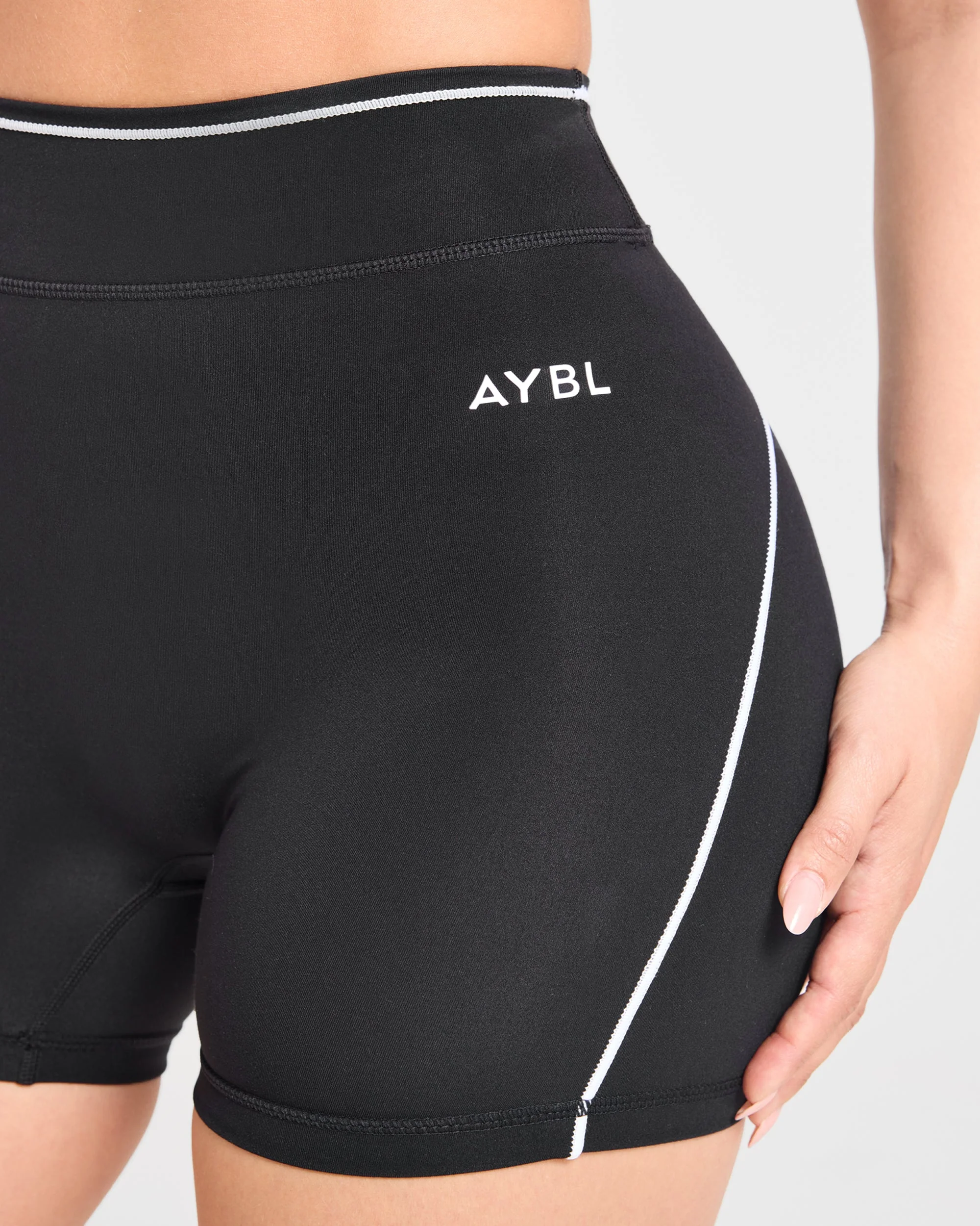 Form Shorts - Noir - Image 5