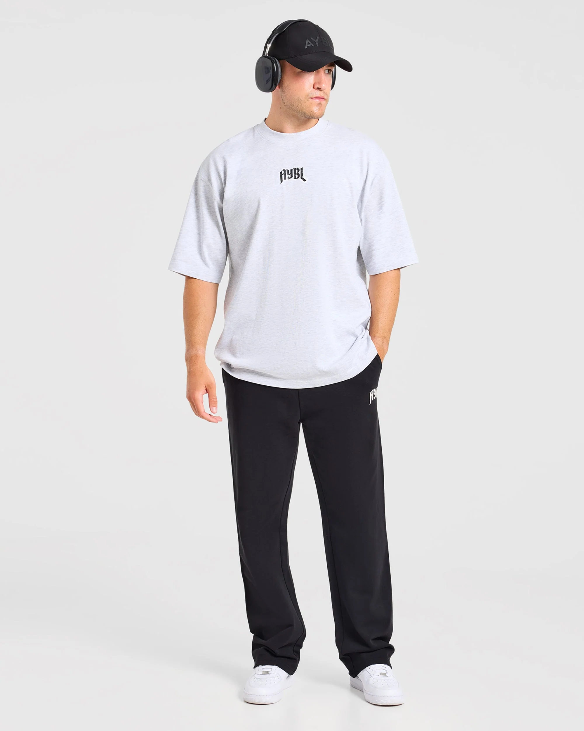 Heavy Lifting Gothic Oversized Straight Leg Joggers - Noir/Blanc - Image 8