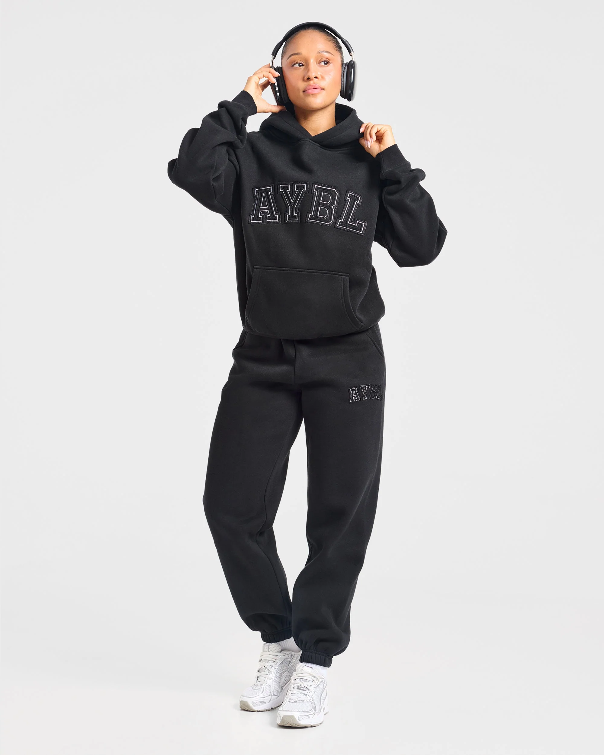 Varsity Applique Oversized Joggers - Noir - Image 8